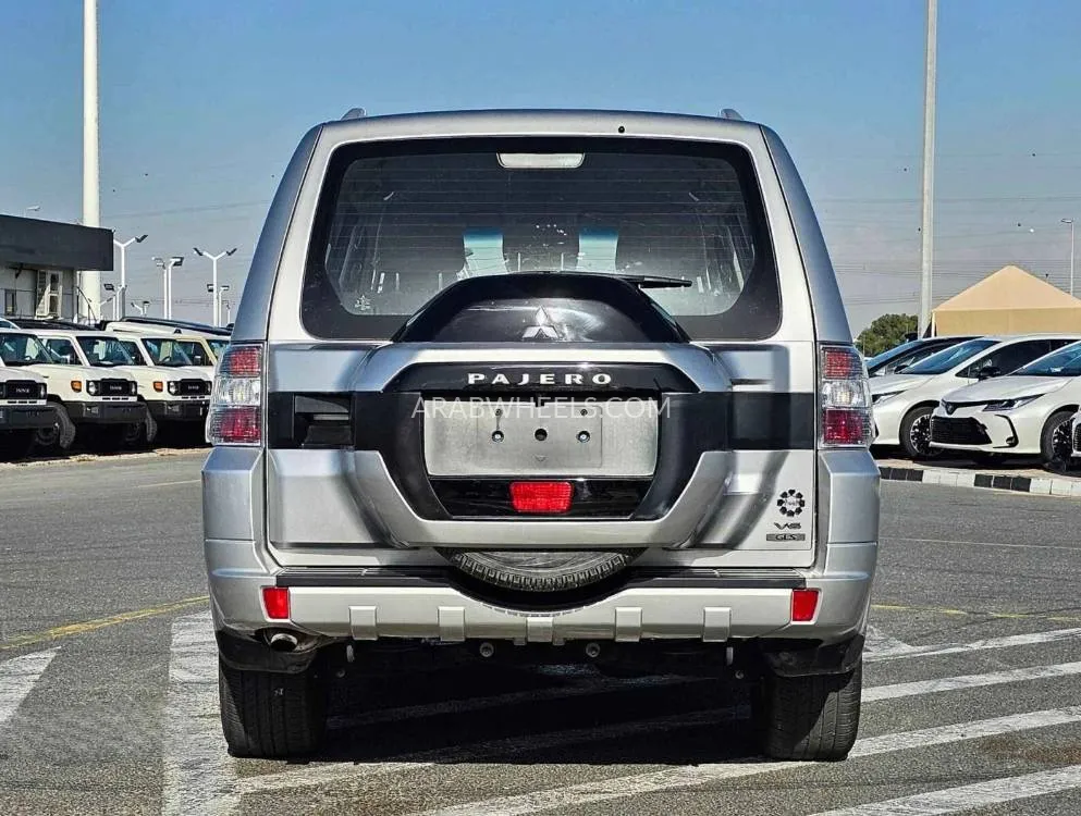 Mitsubishi Pajero 2020 for Sale in Dubai Image-9