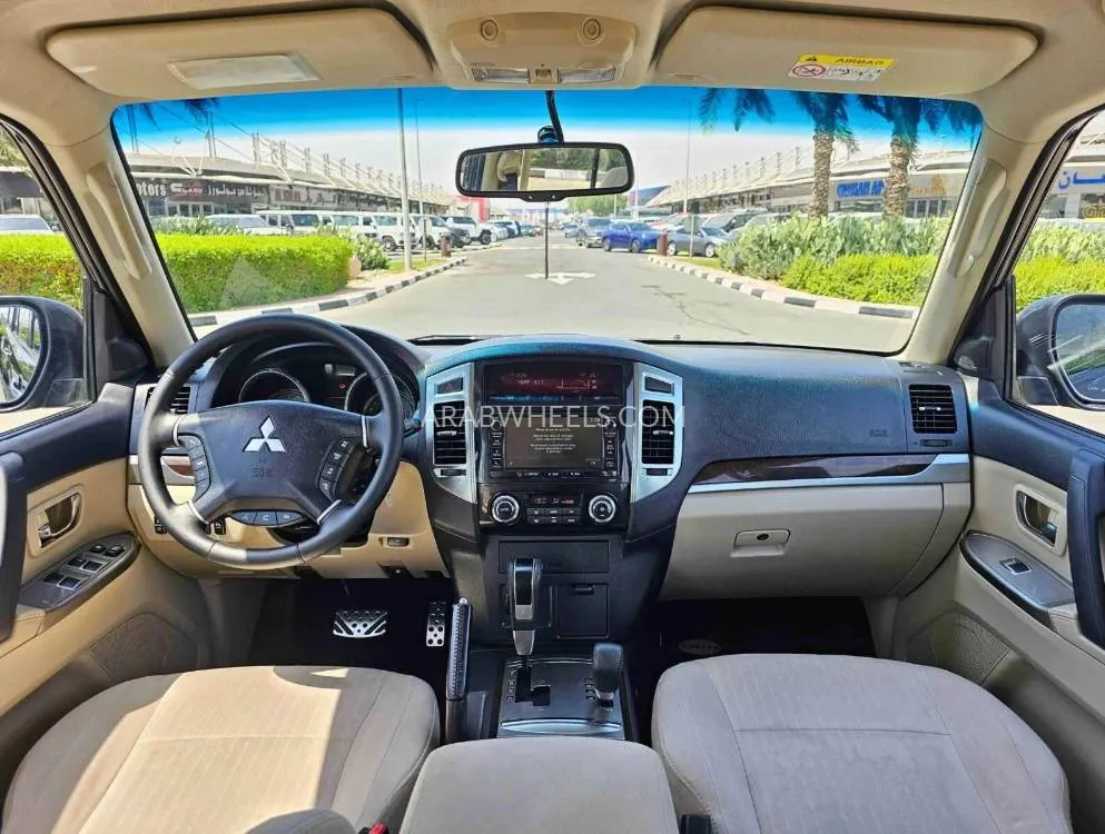Mitsubishi Pajero 2020 for Sale in Dubai Image-5