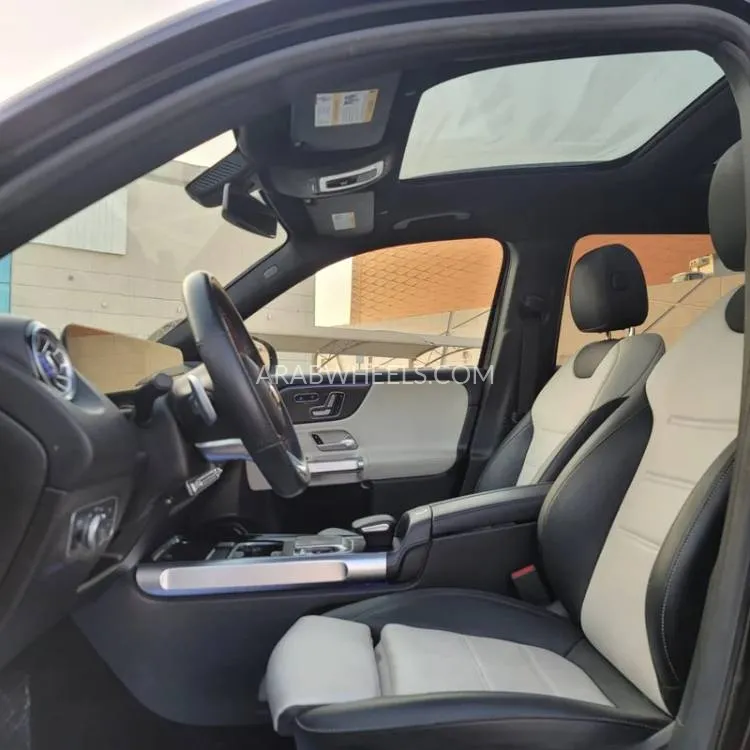 Mercedes Benz GLB 2020 for Sale in Sharjah Image-2