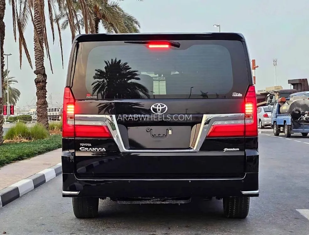 Toyota Granvia 2023 for Sale in Dubai Image-12