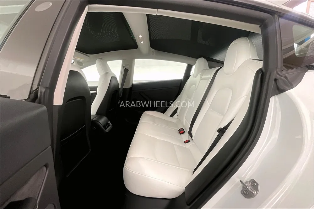 Tesla Model 3 2022 for Sale in Dubai Image-22