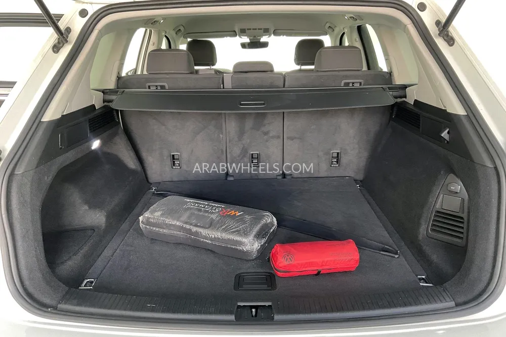 Volkswagen Touareg 2019 for Sale in Sharjah Image-33