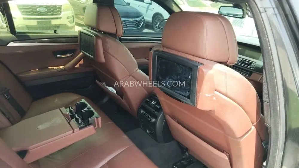 بي إم دبليو الفئة الخامسة 2011 for Sale in عجمان Image-5