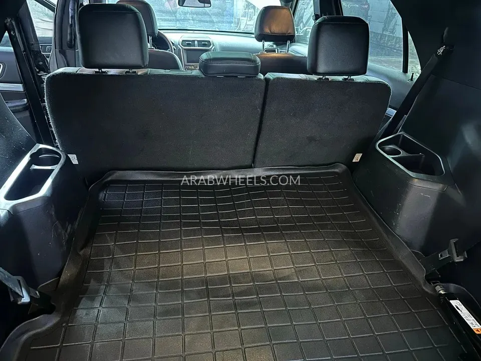 Ford Explorer 2016 for Sale in Ajman Image-9