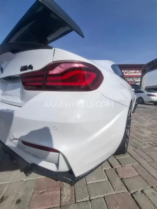 بي إم دبليو الفئة الرابعة 2018 for Sale in عجمان Image-10