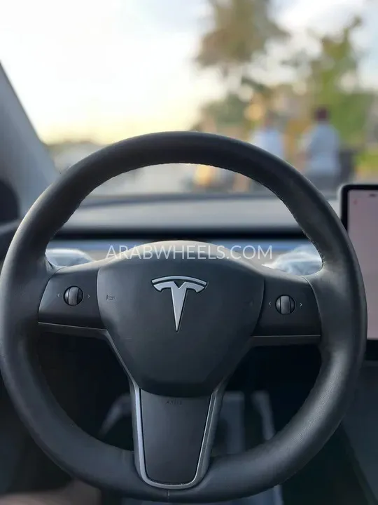Tesla Model Y 2022 for Sale in Ajman Image-3