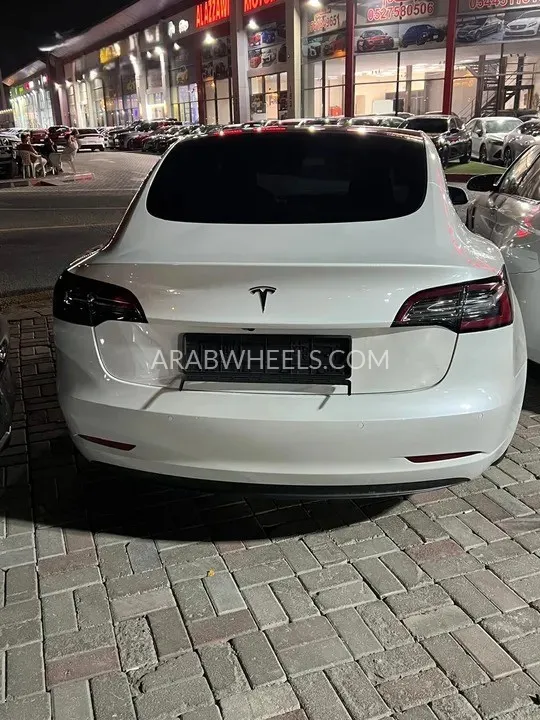 Tesla Model Y 2022 for Sale in Ajman Image-9