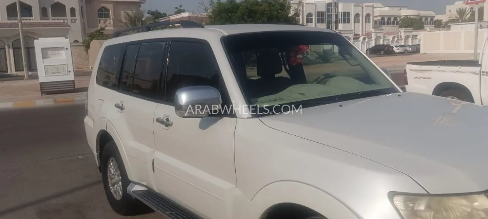 ميتسوبيشي باجيرو آي أو 2014 for Sale in أبو ظبي Image-3