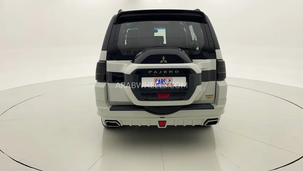 Mitsubishi Pajero 2020 for Sale in Dubai Image-4