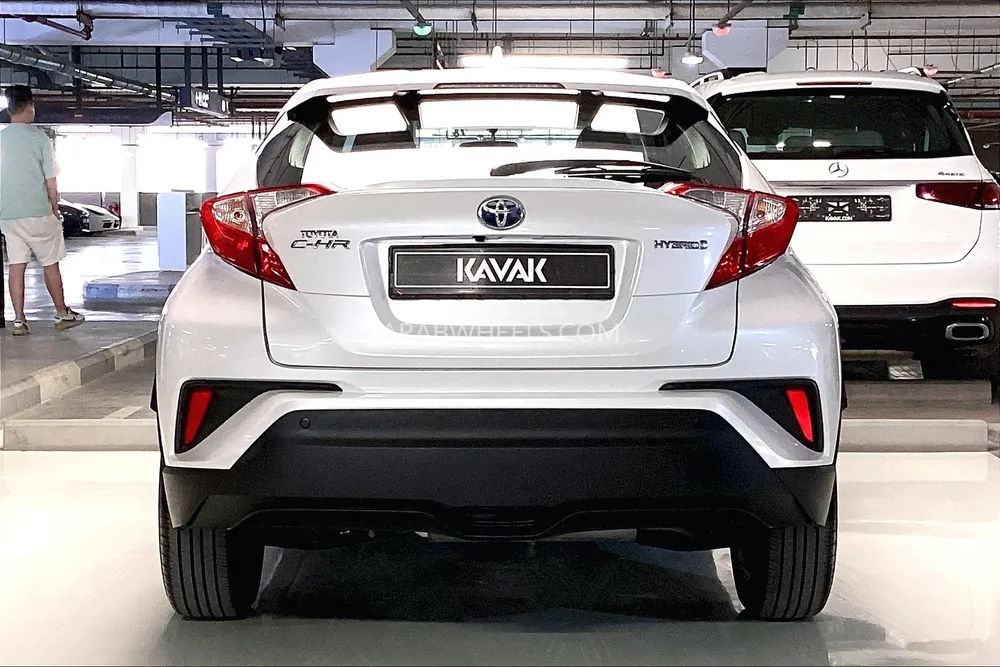 Toyota C-HR 2023 for Sale in Sharjah Image-5