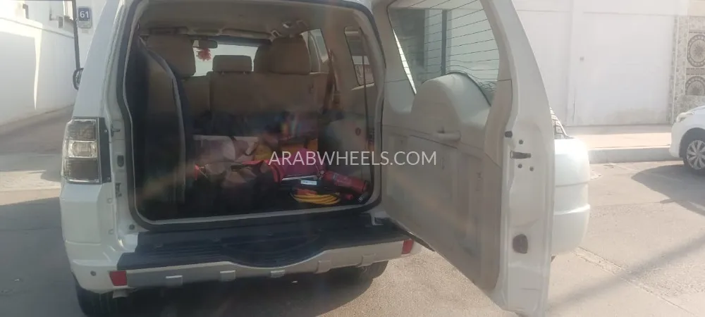 ميتسوبيشي باجيرو 2014 for Sale in أبو ظبي Image-11