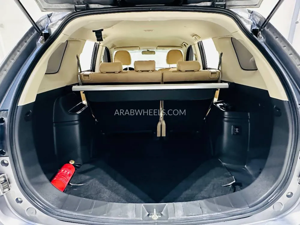 Mitsubishi Outlander 2017 for Sale in Dubai Image-22