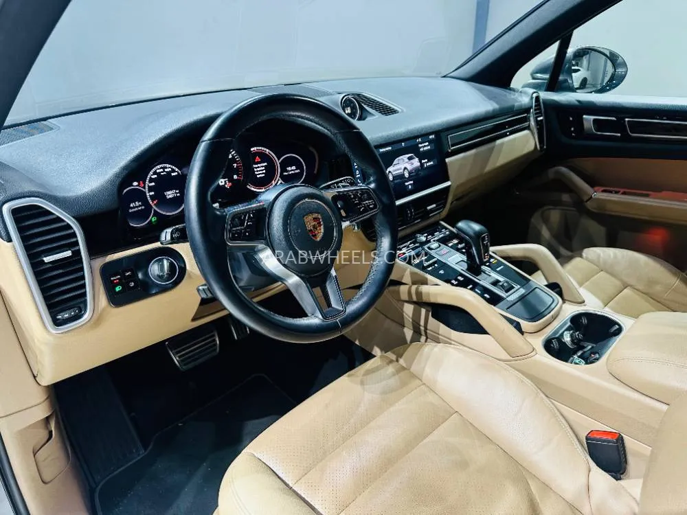 بورشه كايمان 2019 for Sale in دبي Image-14