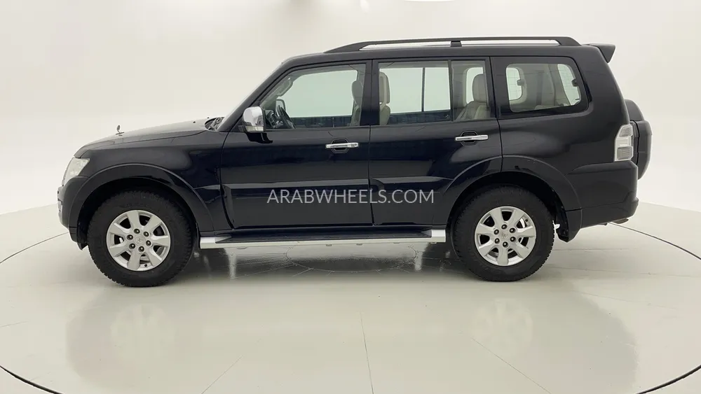 Mitsubishi Pajero 2016 for Sale in Dubai Image-6