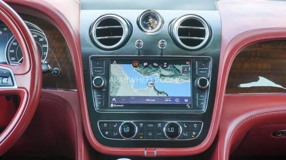 Bentley Bentayga 2018 for Sale in Dubai Image-10