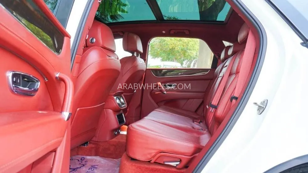 Bentley Bentayga 2018 for Sale in Dubai Image-13
