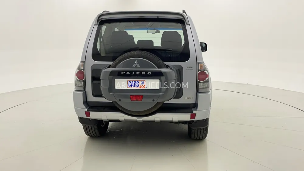 Mitsubishi Pajero 2016 for Sale in Dubai Image-4