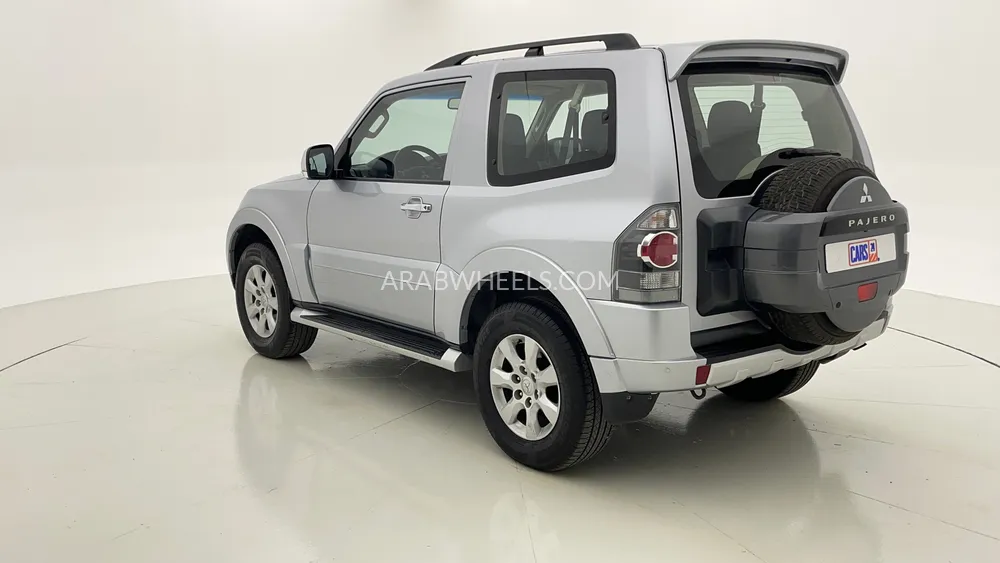 Mitsubishi Pajero 2016 for Sale in Dubai Image-5