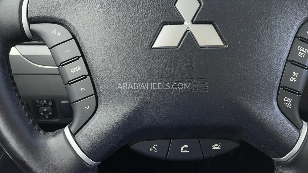 Mitsubishi Pajero 2016 for Sale in Dubai Image-38