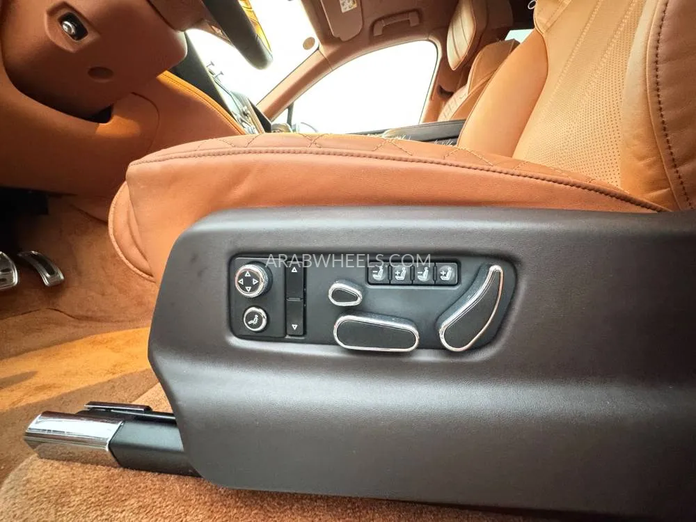 Bentley Bentayga 2018 for Sale in Dubai Image-6