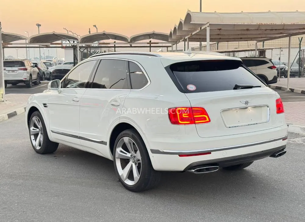 Bentley Bentayga 2018 for Sale in Dubai Image-19