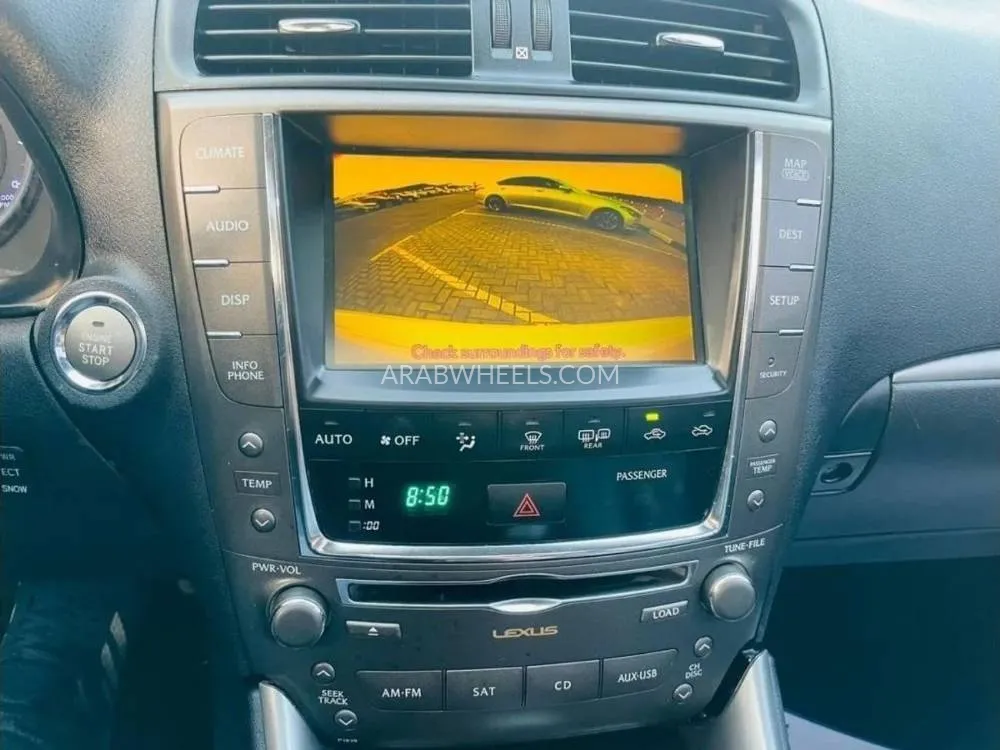 Lexus IS 2011 for Sale in Sharjah Image-9