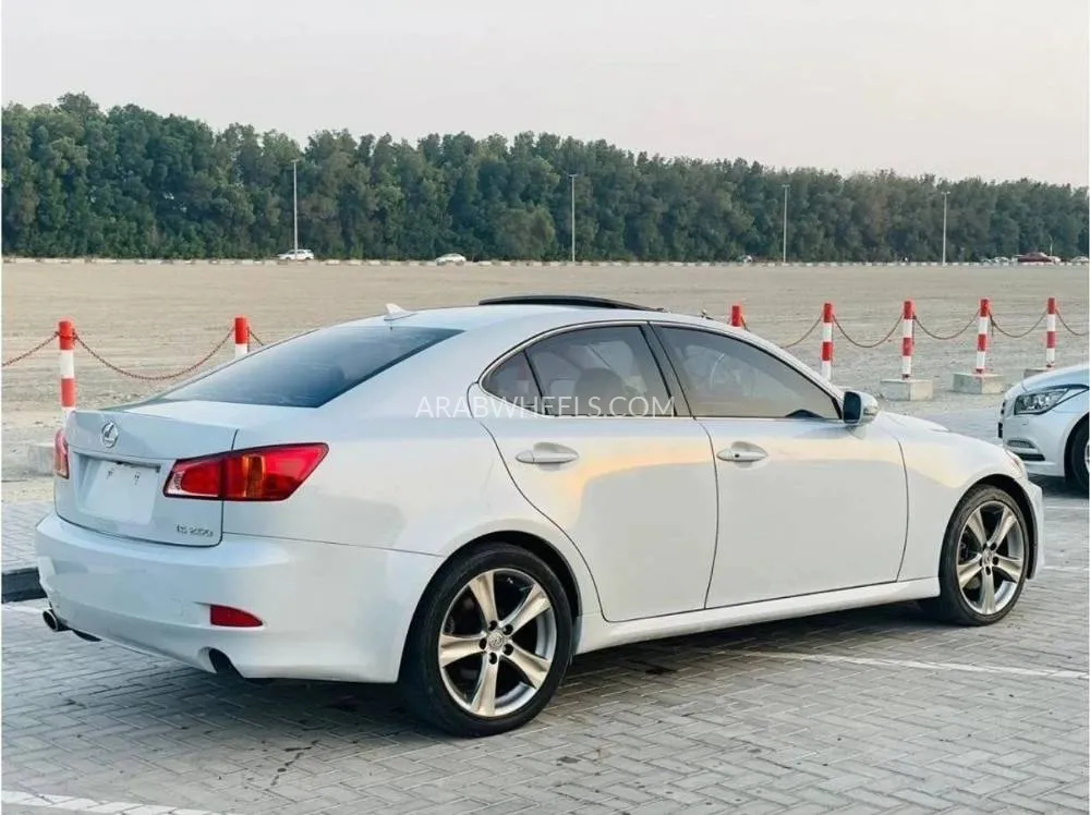 Lexus IS 2011 for Sale in Sharjah Image-13
