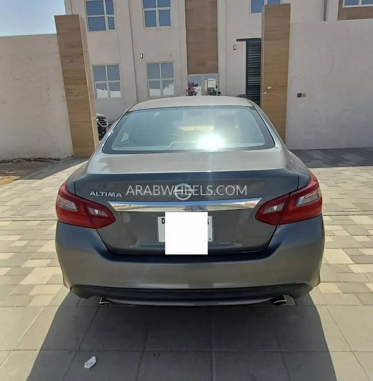 Nissan Altima 2018 for Sale in Al Ain Image-7