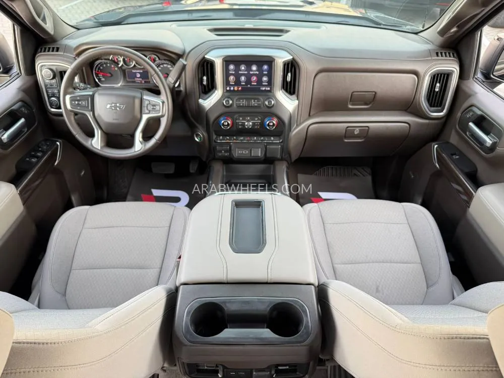 Chevrolet Silverado 2020 for Sale in Abu Dhabi Image-5