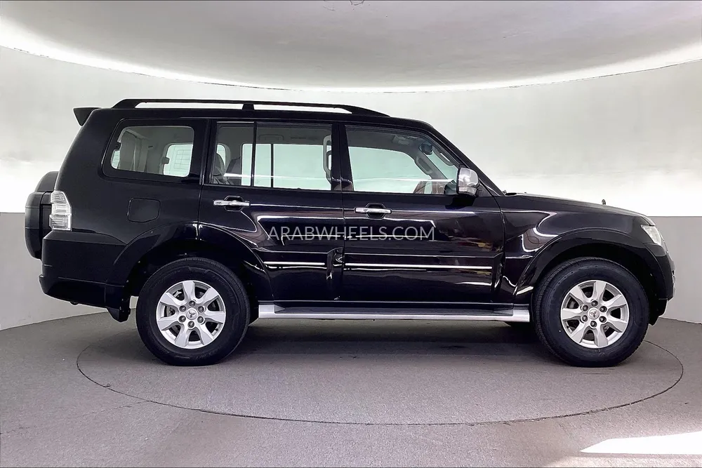 Mitsubishi Pajero 2020 for Sale in Dubai Image-7
