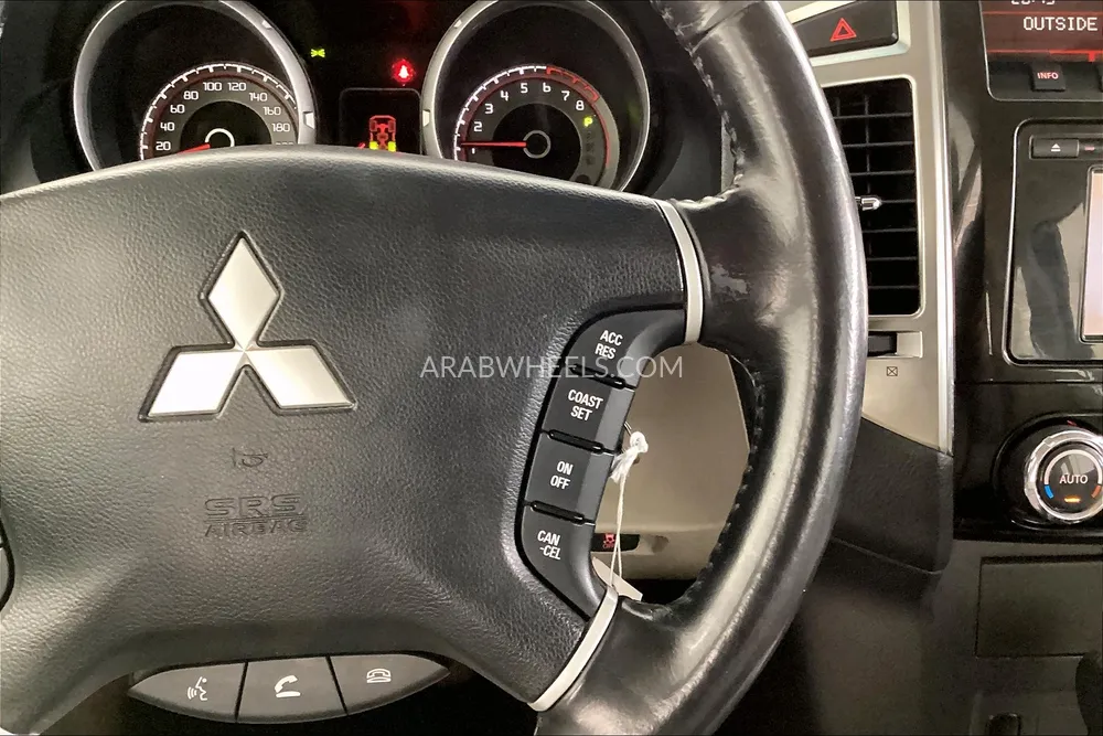 Mitsubishi Pajero 2020 for Sale in Dubai Image-18
