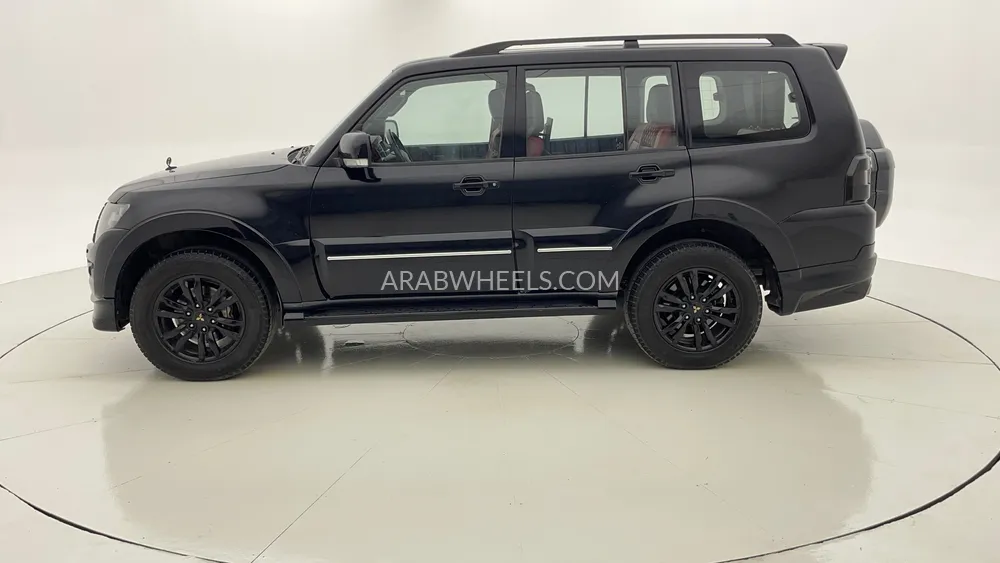 Mitsubishi Pajero 2020 for Sale in Dubai Image-6