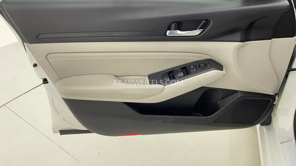 Nissan Altima 2020 for Sale in Dubai Image-18