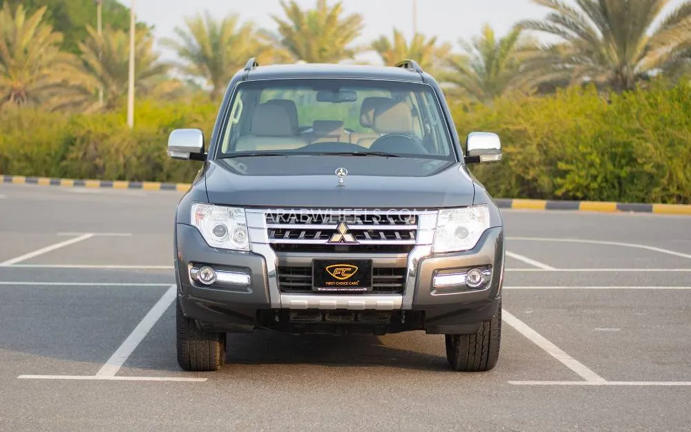 Mitsubishi Pajero 2019 for Sale in Sharjah Image-2