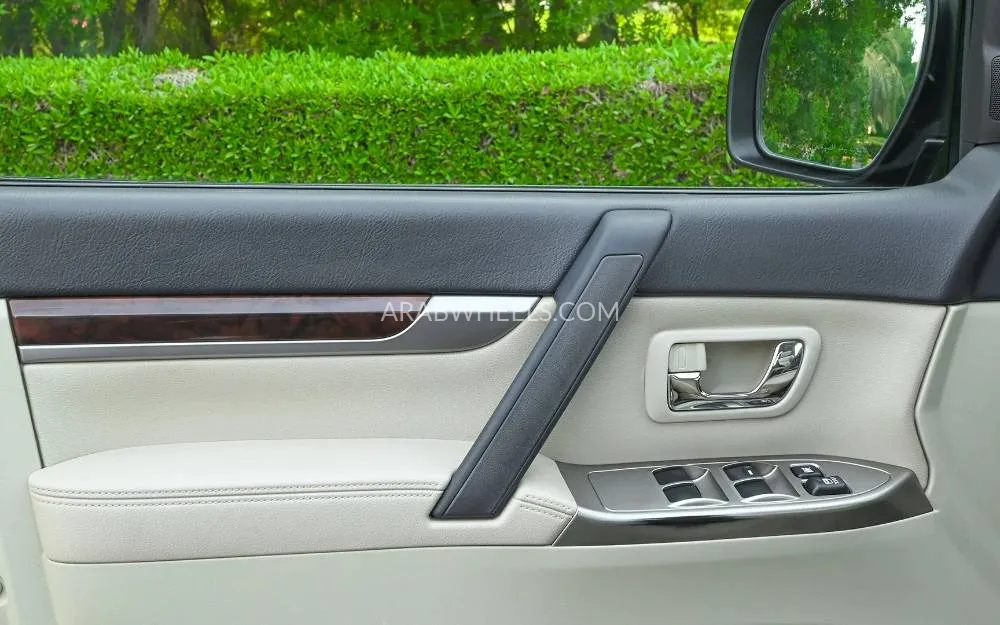 Mitsubishi Pajero 2019 for Sale in Sharjah Image-6