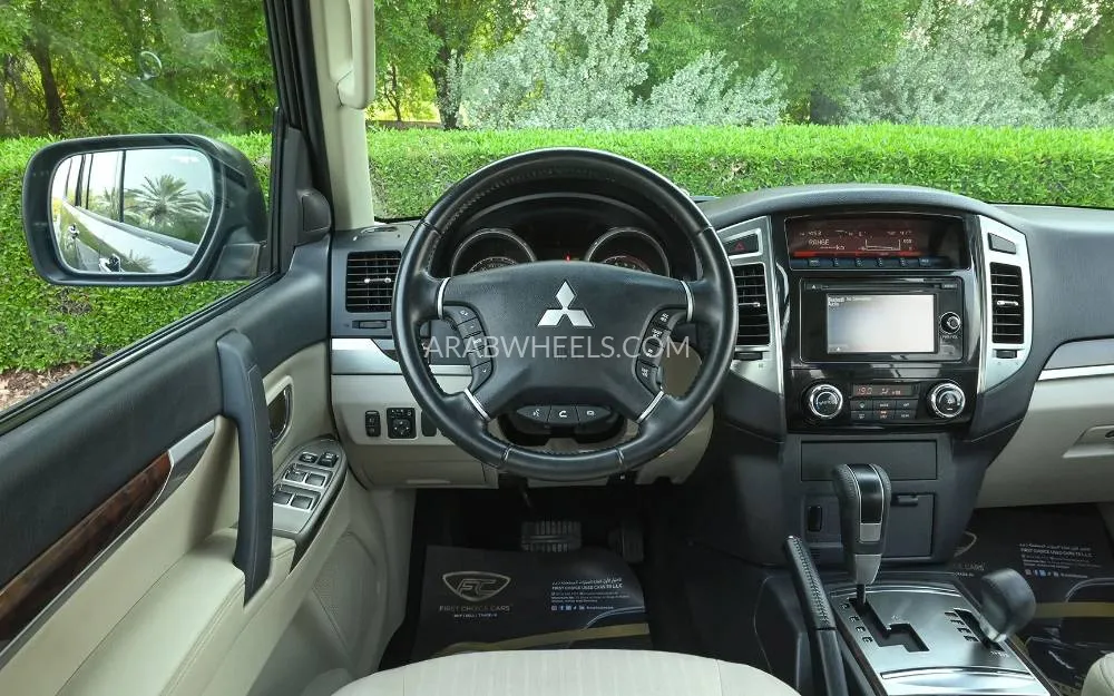 Mitsubishi Pajero 2019 for Sale in Sharjah Image-10