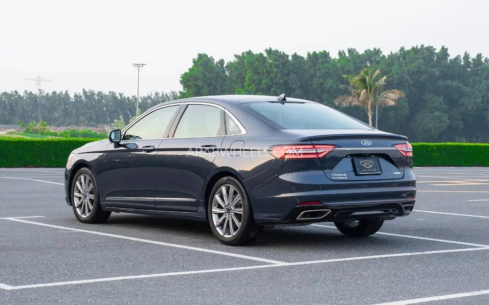 Ford Taurus 2022 for Sale in Sharjah Image-17