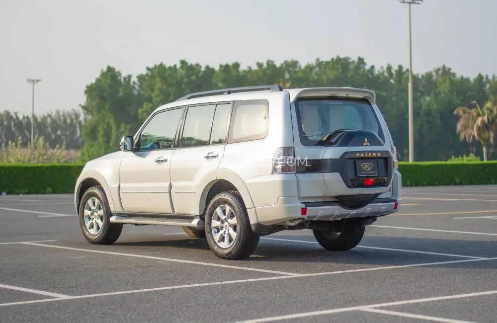 Mitsubishi Pajero 2019 for Sale in Sharjah Image-17