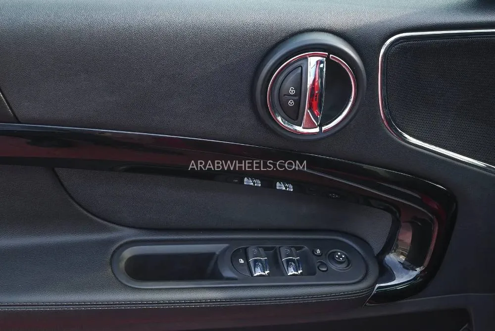 Mini Countryman 2017 for Sale in Sharjah Image-5