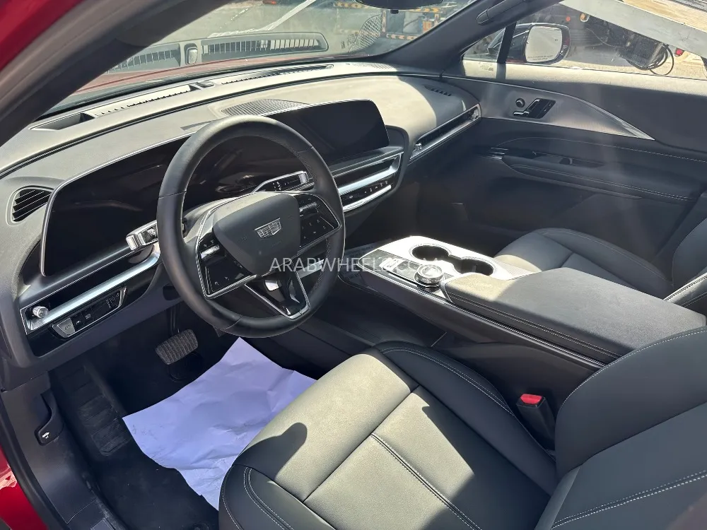 Cadillac LYRIQ 2024 for Sale in Dubai Image-11