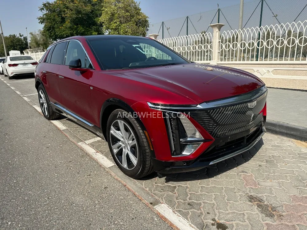 Cadillac LYRIQ 2024 for Sale in Dubai Image-2