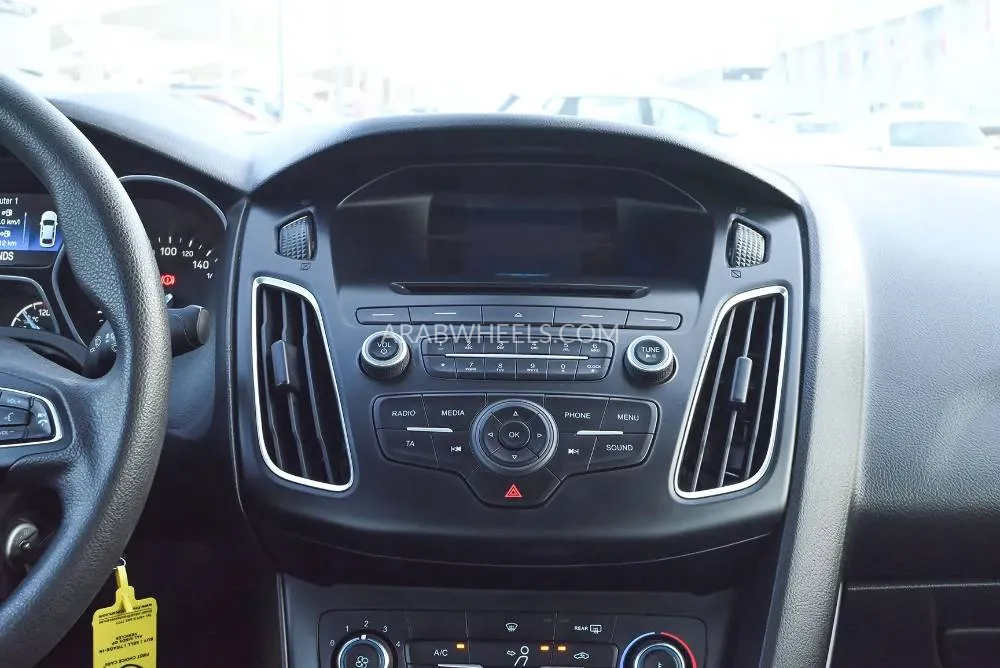 Ford Focus 2018 for Sale in Sharjah Image-11