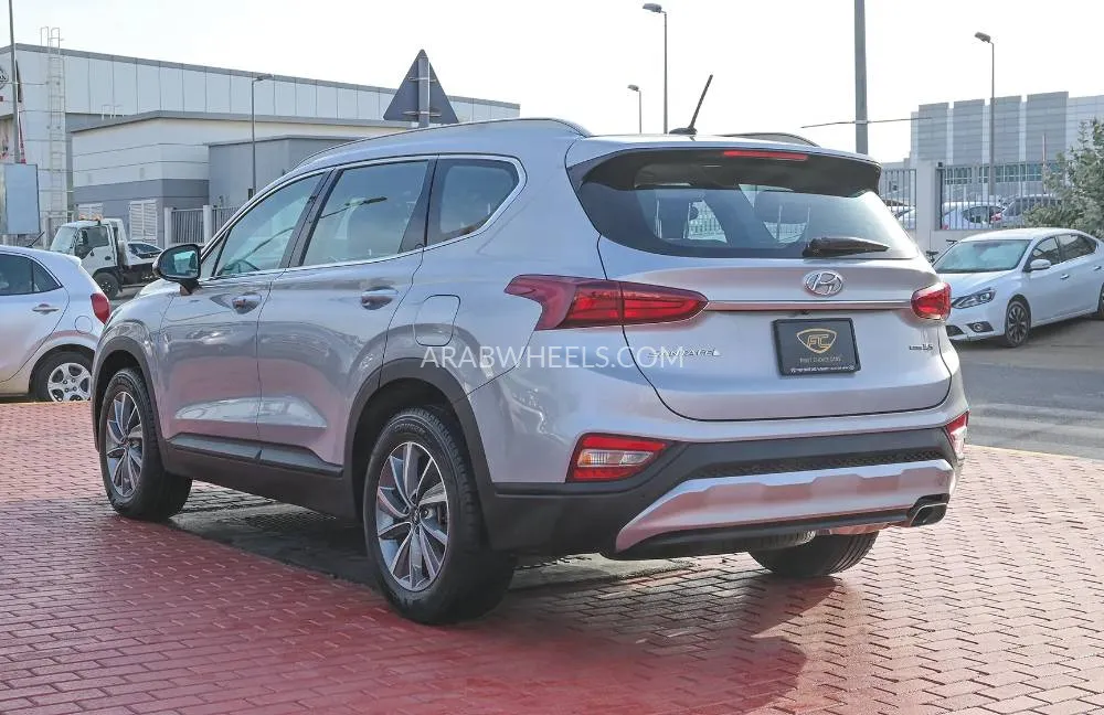 Hyundai Santa Fe 2020 for Sale in Sharjah Image-17