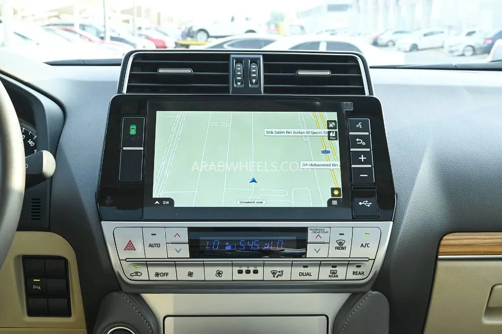 تويوتا لاند كروزر برادو 2022 for Sale in الشارقة Image-10