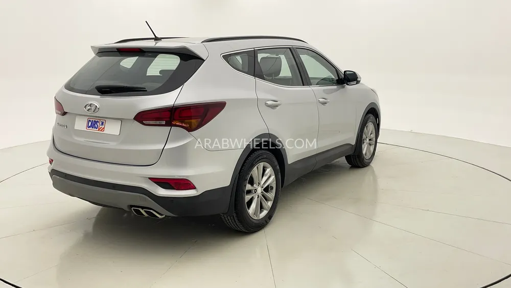 Hyundai Santa Fe 2018 for Sale in Dubai Image-3