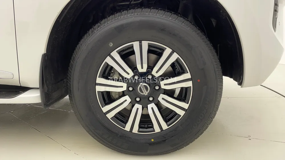 Nissan Patrol 2021 for Sale in Dubai Image-10