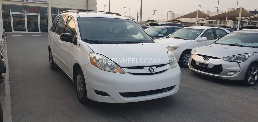 Toyota Sienna 2007 for Sale in Sharjah Image-1
