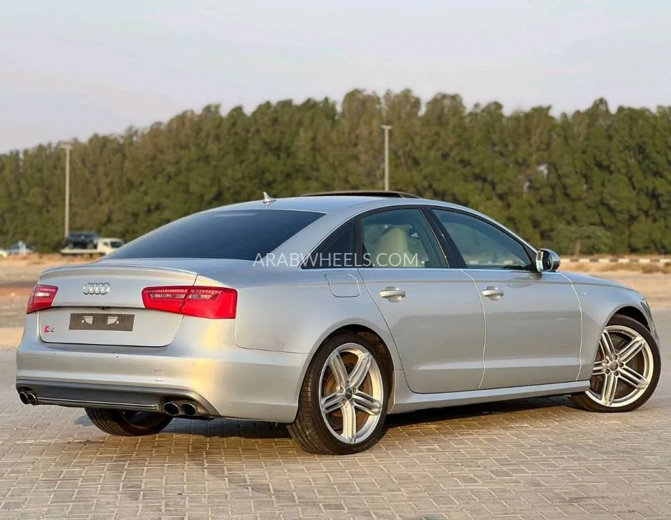 Audi RS 6 2015 for Sale in Sharjah Image-9
