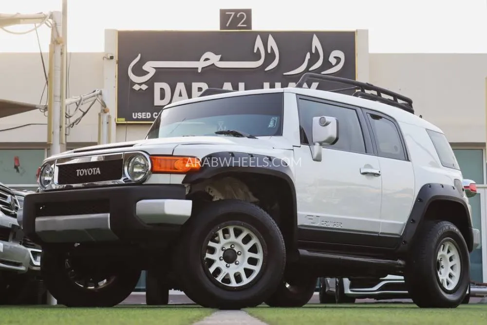 تويوتا إف جي كروزر 2010 for Sale in الشارقة Image-2