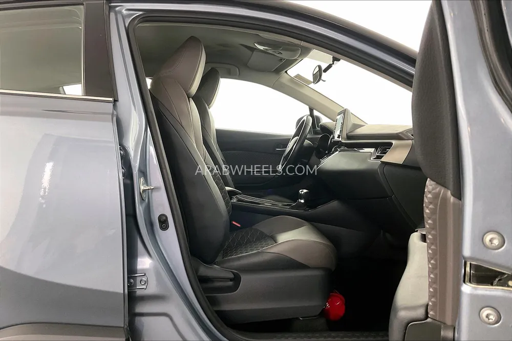 Toyota C-HR 2023 for Sale in Dubai Image-13